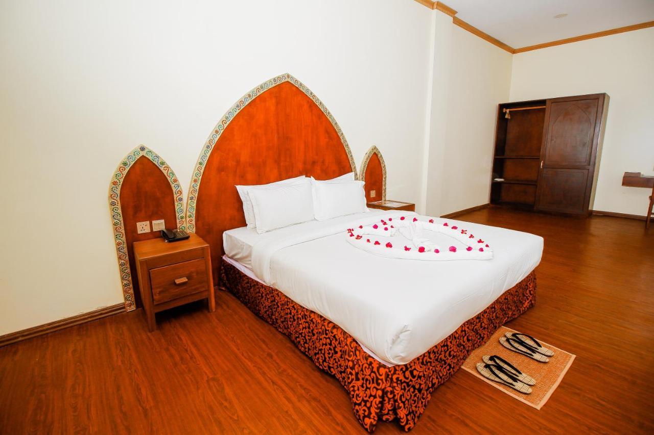 Royal Emerald River View Resort Bagan Exterior foto